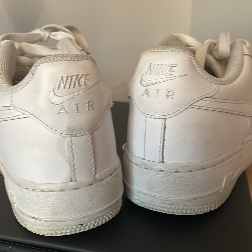 Nike - Picture 2 of 2